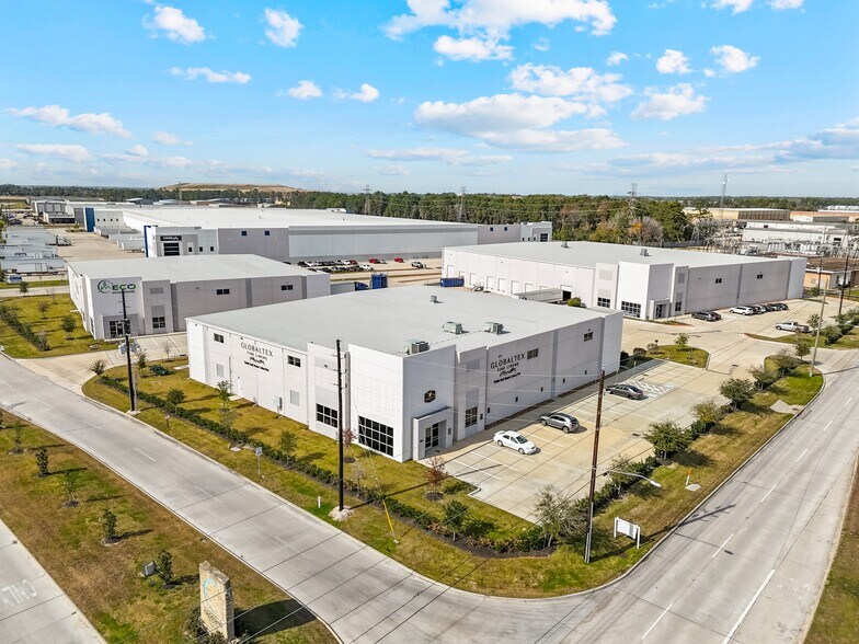 18311 Aldine Westfield Rd, Houston, TX à louer - Photo du bâtiment - Image 2 de 9