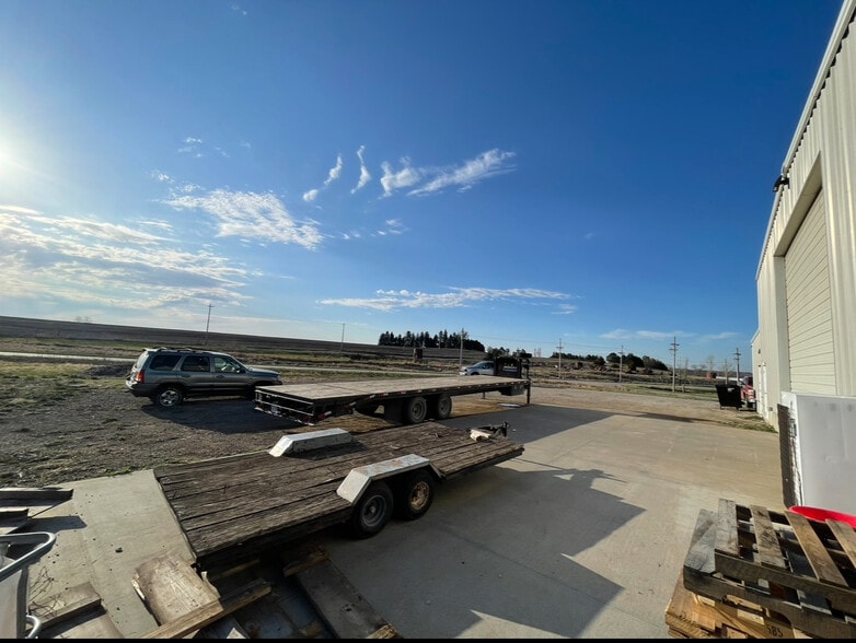 523 Business Parkway rd, Falls City, NE for sale - Building Photo - Image 2 of 24
