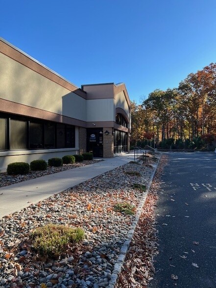 50 US Highway 9 Hwy, Morganville, NJ for lease - Building Photo - Image 3 of 15