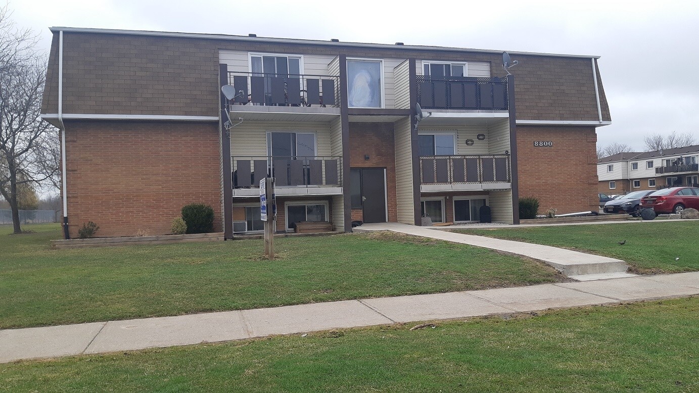 8800 Willoughby Dr, Niagara Falls, ON à vendre Photo principale- Image 1 de 1