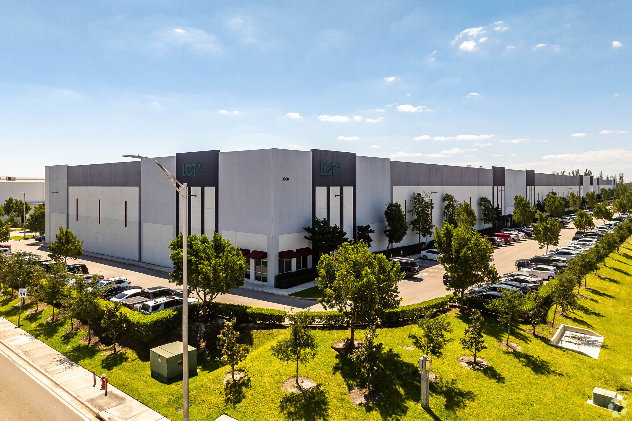 3980 W 104th St, Hialeah, FL à louer Photo principale- Image 1 de 8