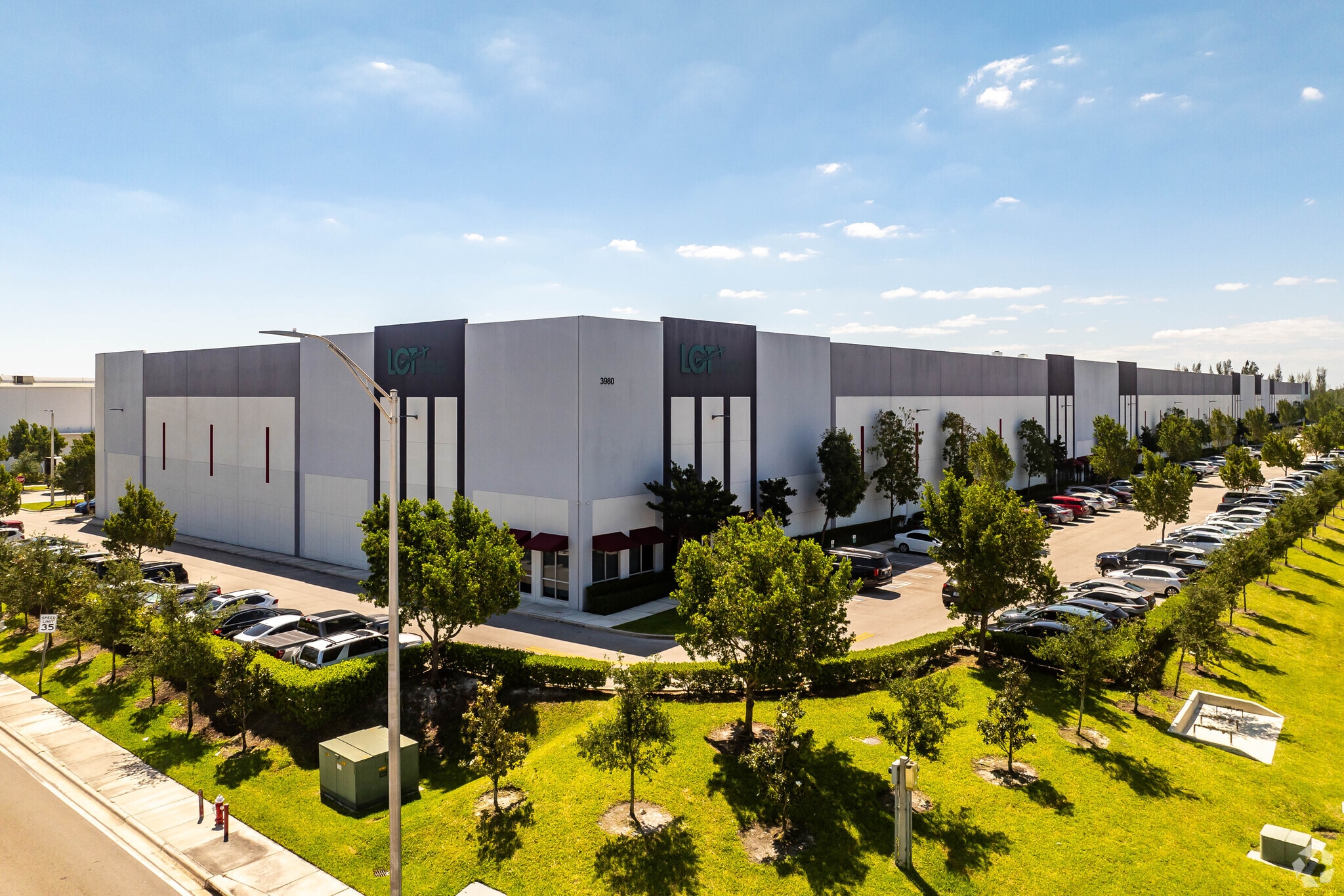 3980 W 104th St, Hialeah, FL for lease Primary Photo- Image 1 of 8