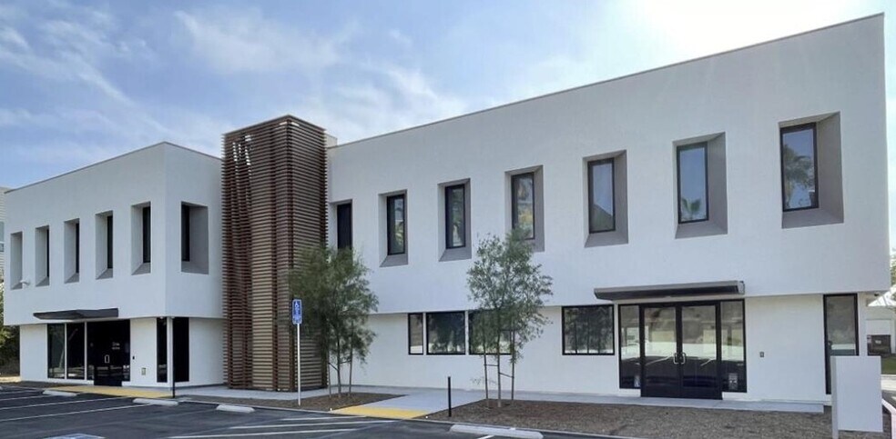 5520 Ruffin Rd, San Diego, CA à vendre - Photo du bâtiment - Image 2 de 6