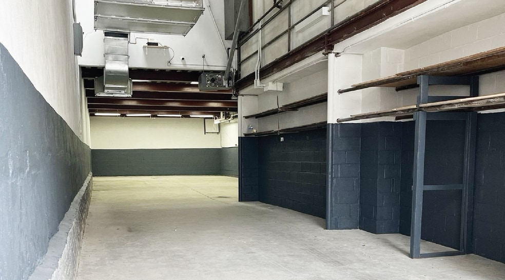 1046 47th Ave, Long Island City, NY for lease - Building Photo - Image 3 of 4