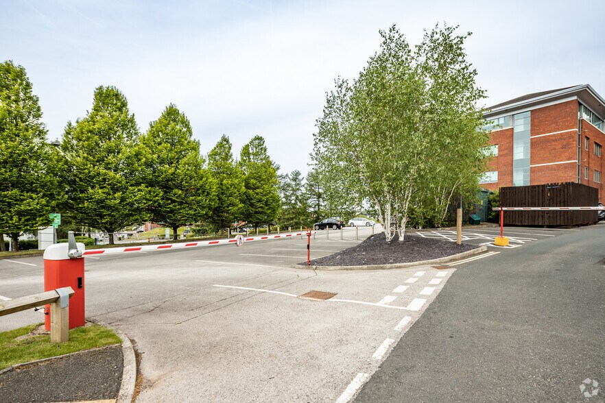 4A-4B The Parklands, Bolton à louer - Photo du bâtiment - Image 2 de 3