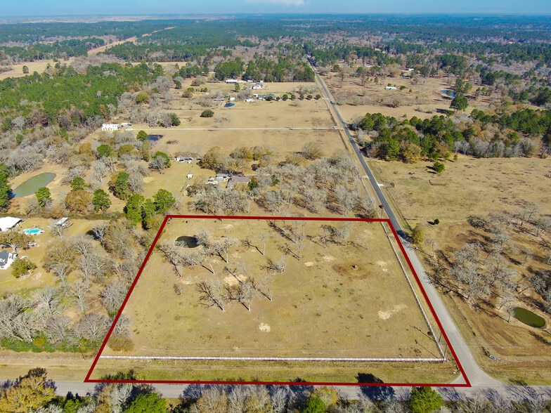 26071 Forest Hills Ln, Waller, TX for sale - Building Photo - Image 2 of 19