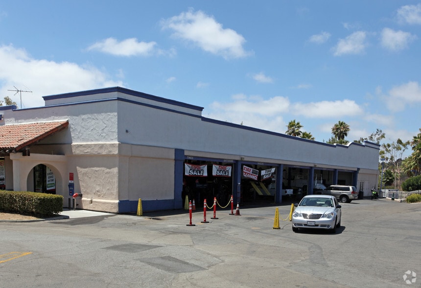 3752 Plaza Dr, Oceanside, CA for lease - Building Photo - Image 3 of 4
