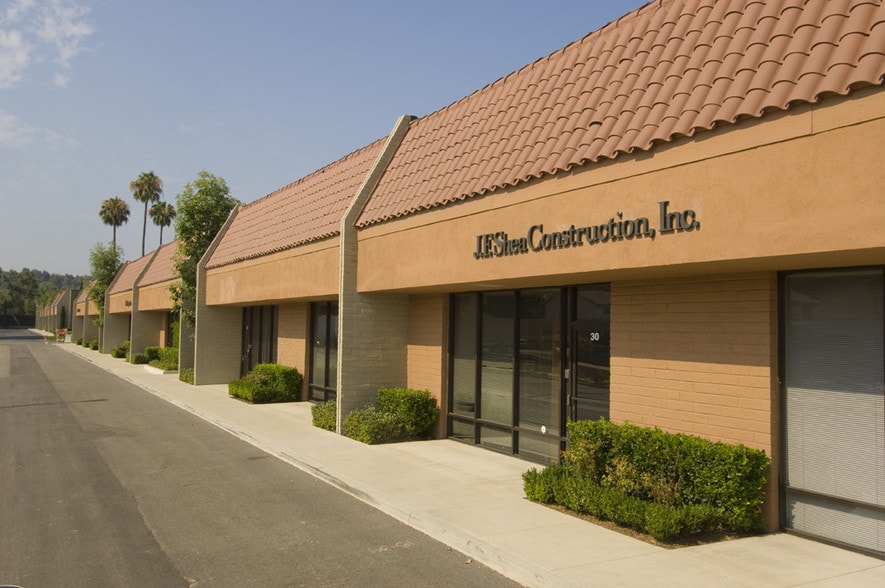 657-727 Brea Canyon Rd, Walnut, CA à louer - Photo du bâtiment - Image 2 de 46