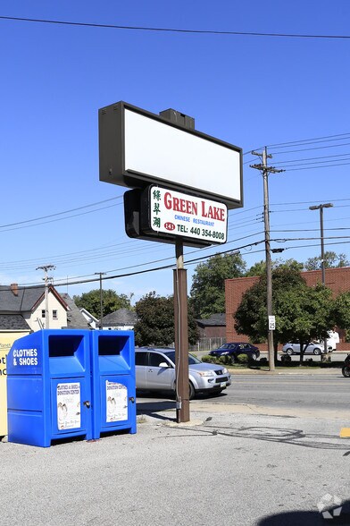 137-141 Richmond St, Painesville, OH à vendre - Photo du bâtiment - Image 3 de 6