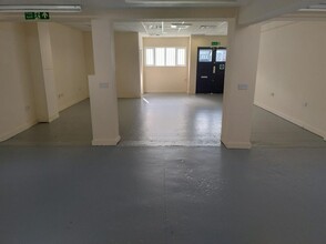 2-14 Brownfields, Welwyn Garden City for lease Interior Photo- Image 2 of 6