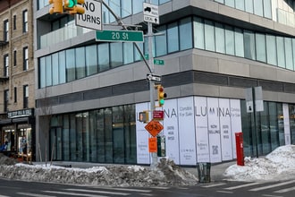 651 4th Ave, Brooklyn, NY à louer Photo du bâtiment- Image 1 de 5