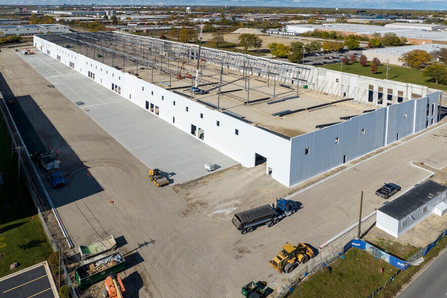 555 Howard Ave, Des Plaines, IL à louer - Photo principale - Image 2 de 3