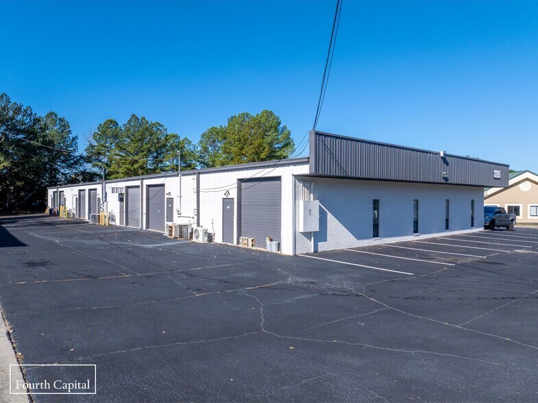 3205 Industrial Way, Snellville, GA à vendre - Photo du bâtiment - Image 2 de 11