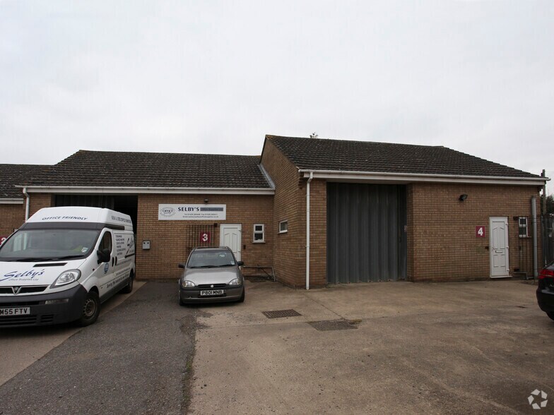 East Rd, Sleaford à louer - Photo du bâtiment - Image 2 de 4