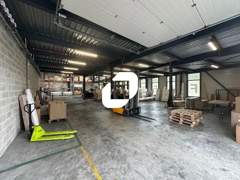 Office in Tremblay-en-France for lease Building Photo- Image 1 of 9