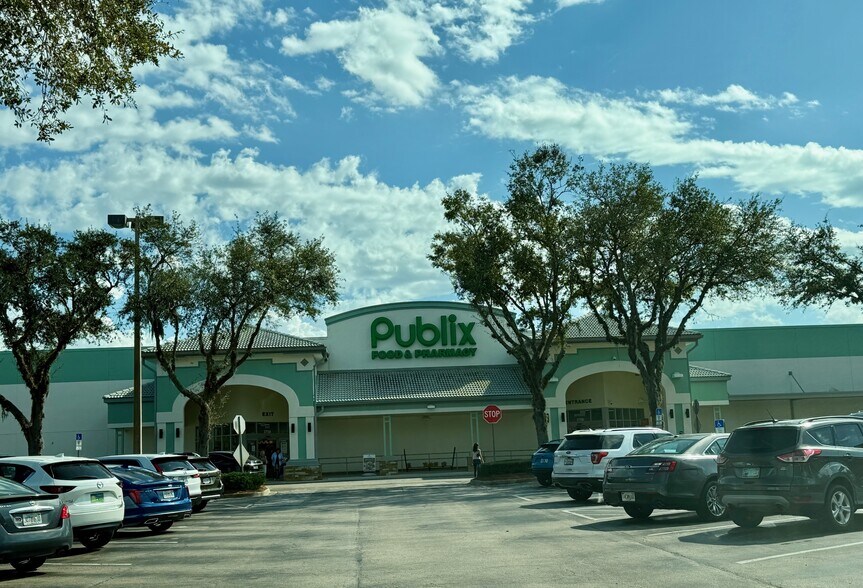 3735 Roscommon Dr, Ormond Beach, FL à vendre - Photo du bâtiment - Image 2 de 8