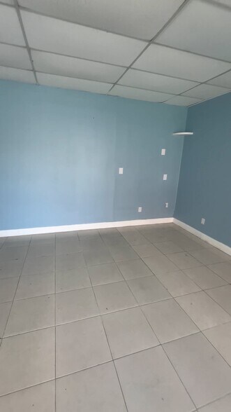 8502 N Armenia Ave, Tampa, FL for lease - Commercial Listing Video - Image 2 of 12