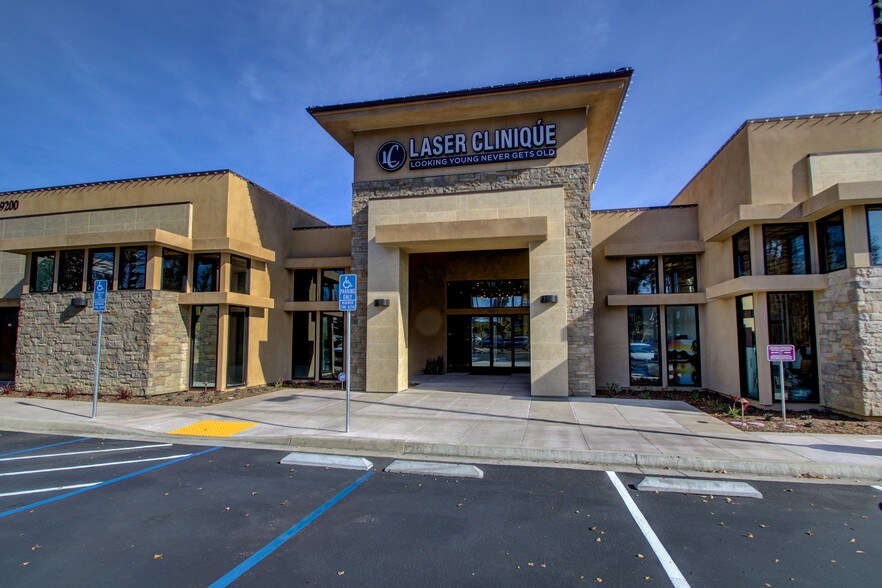 9200 Scranton Rd, San Diego, CA à louer - Photo du bâtiment - Image 2 de 11