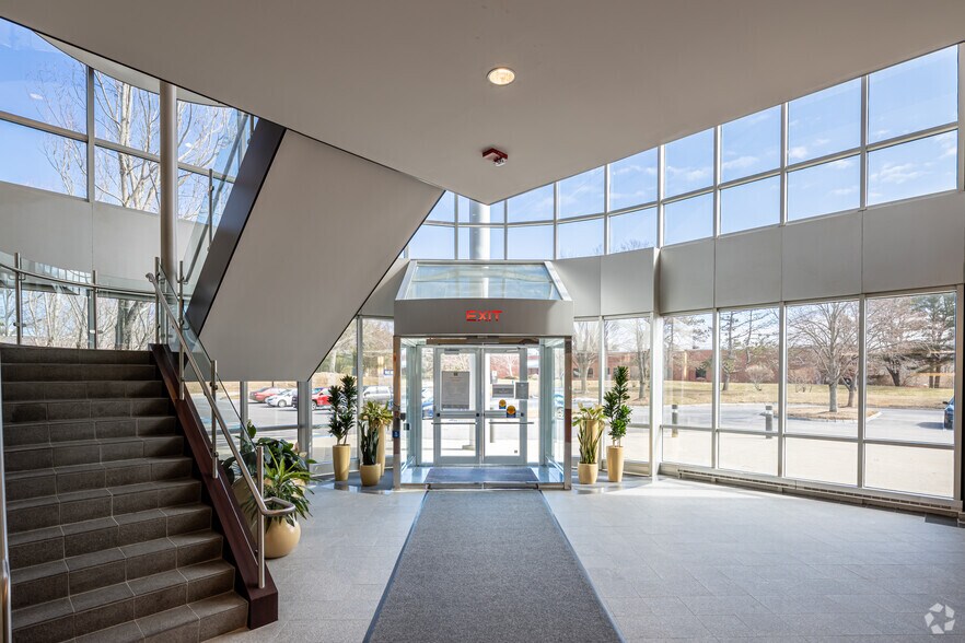 5 Hampshire St, Mansfield, MA à louer - Hall d’entrée - Image 3 de 6