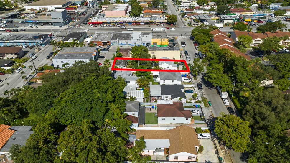 2614 NW 26th St, Miami, FL à vendre - Photo du bâtiment - Image 2 de 8