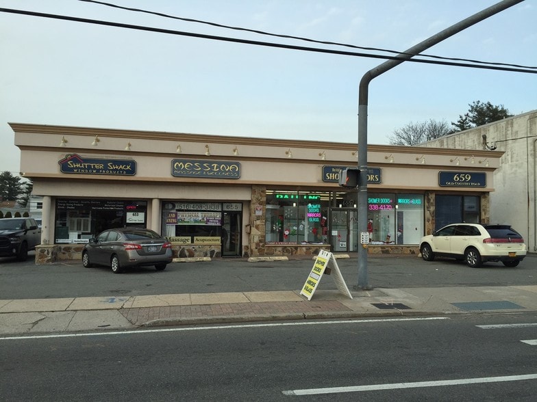 653-659 Old Country Rd, Westbury, NY for lease - Primary Photo - Image 1 of 20