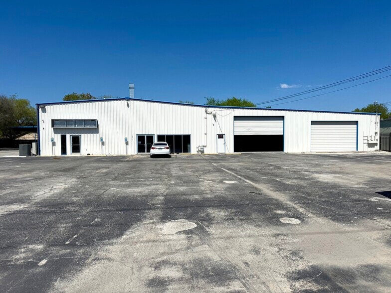 10219 Culebra Rd, San Antonio, TX for lease - Building Photo - Image 2 of 22