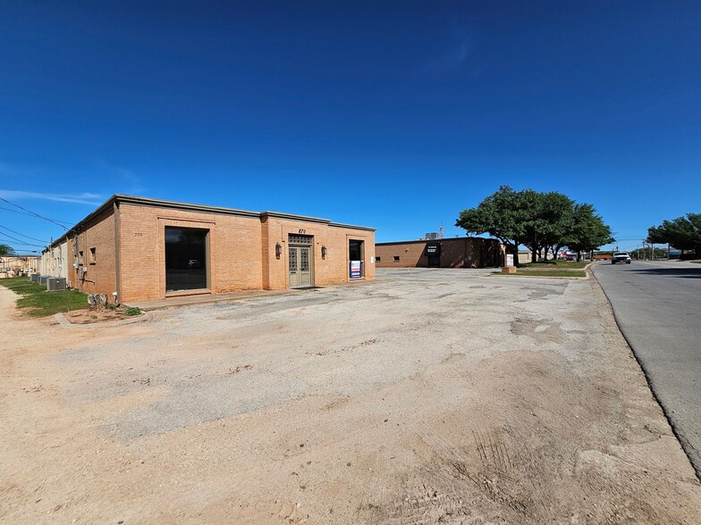 248-270 S Leggett Dr, Abilene, TX for lease - Building Photo - Image 3 of 8