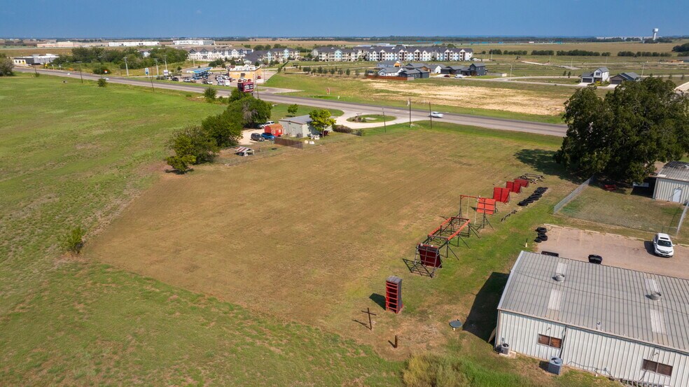 2000 W San Antonio St, Lockhart, TX à vendre - Photo du bâtiment - Image 3 de 22