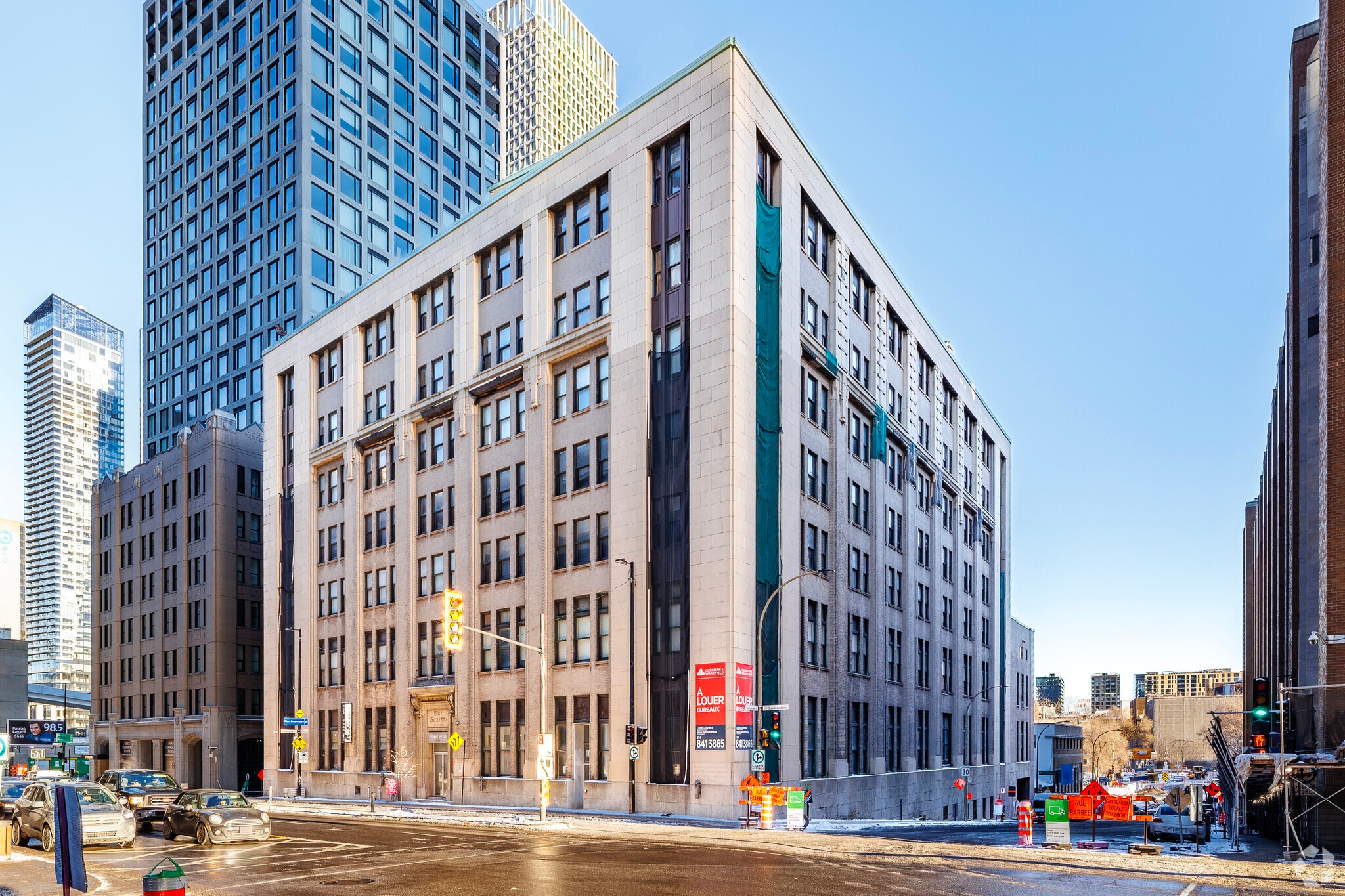1000 Rue Saint-Antoine O, Montréal, QC for lease Primary Photo- Image 1 of 4