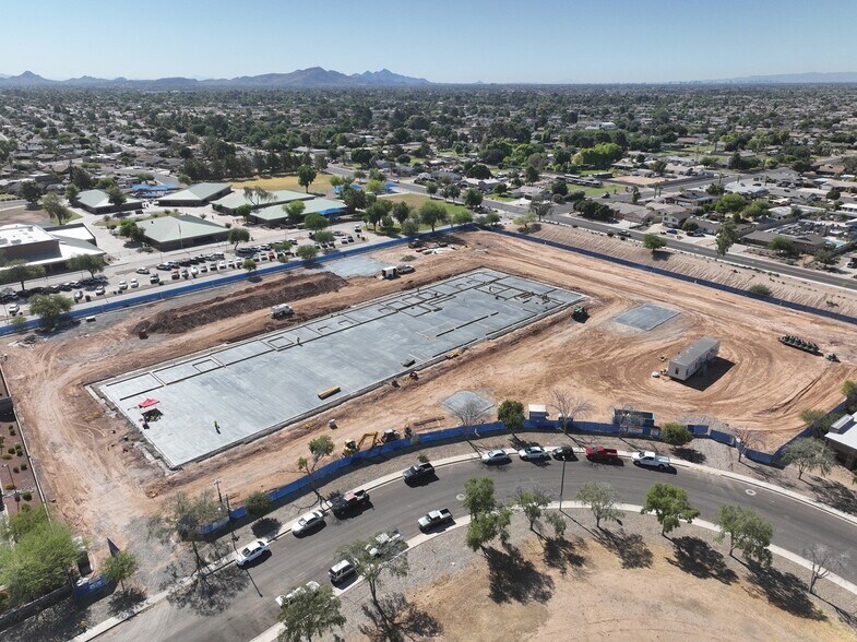 16305 N 56th Ave, Glendale, AZ à louer - Photo du bâtiment - Image 3 de 4