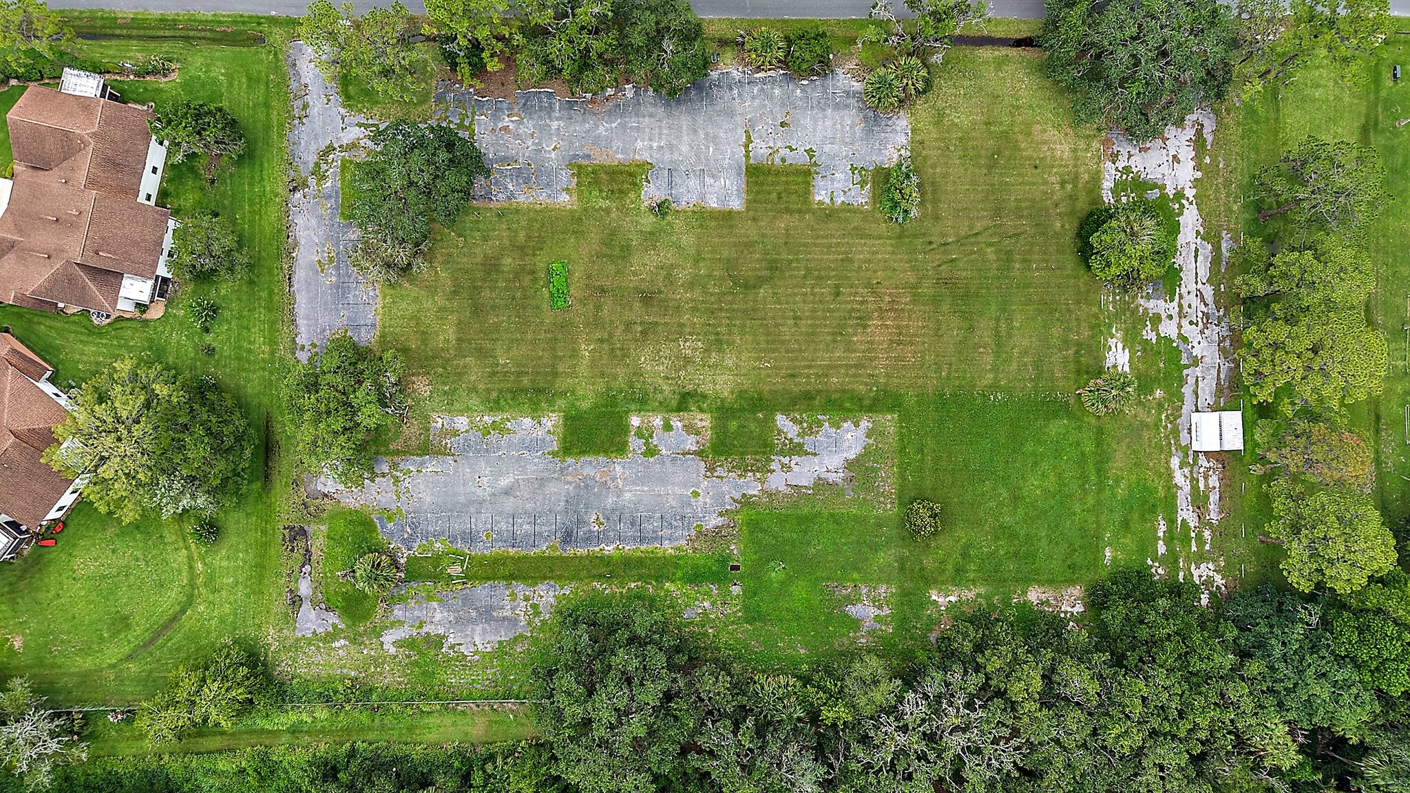 West Oak Terrace Drive, Leesburg, FL for sale Primary Photo- Image 1 of 7