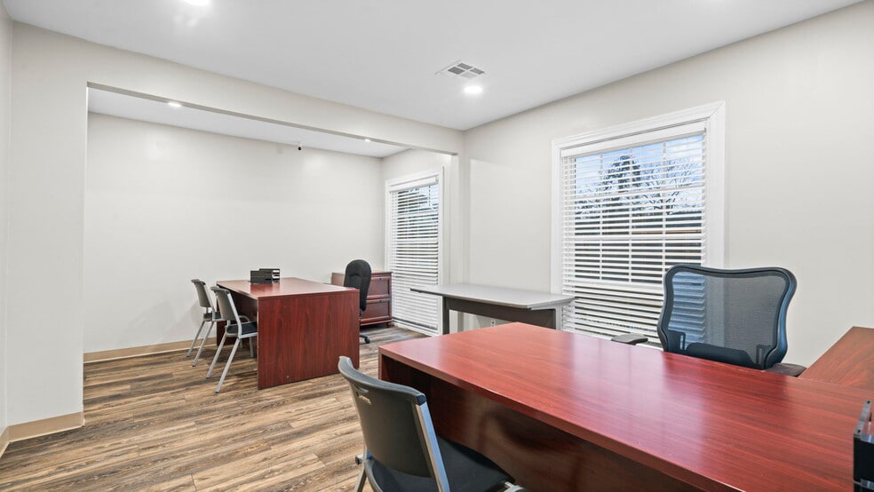 4928 Old Spanish Trl, Houston, TX for sale - Interior Photo - Image 3 of 14