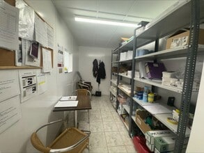 1-5 Baker St, Weybridge à louer Photo intérieure- Image 1 de 6