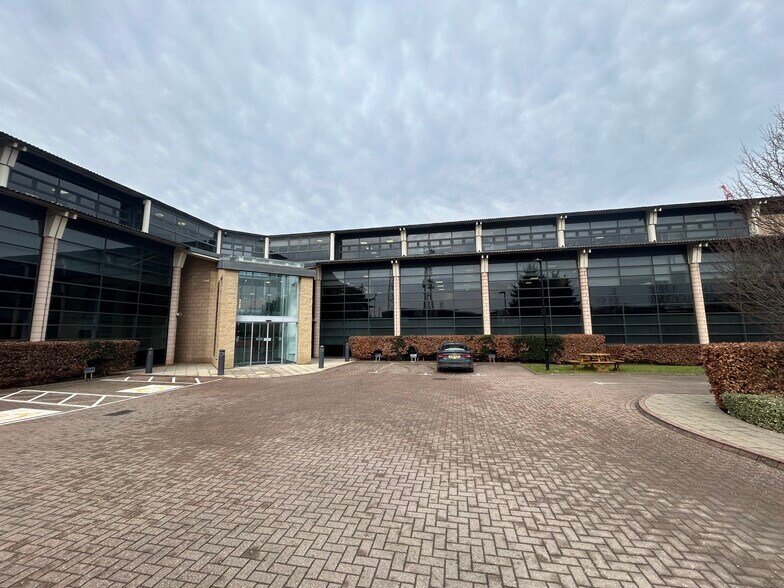 Cowley Rd, Cambridge à louer - Photo du bâtiment - Image 1 de 8