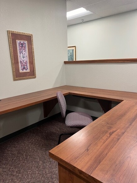 300 Gleed Ave, East Aurora, NY à louer - Photo intérieure - Image 2 de 11