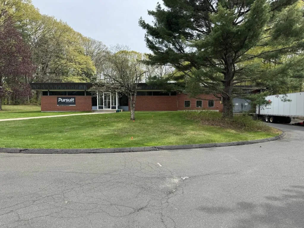 4 Right Ln, Farmington, CT à vendre Photo du bâtiment- Image 1 de 5