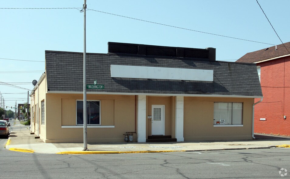 159 E Washington St, Shelbyville, IN à vendre - Photo du bâtiment - Image 2 de 3