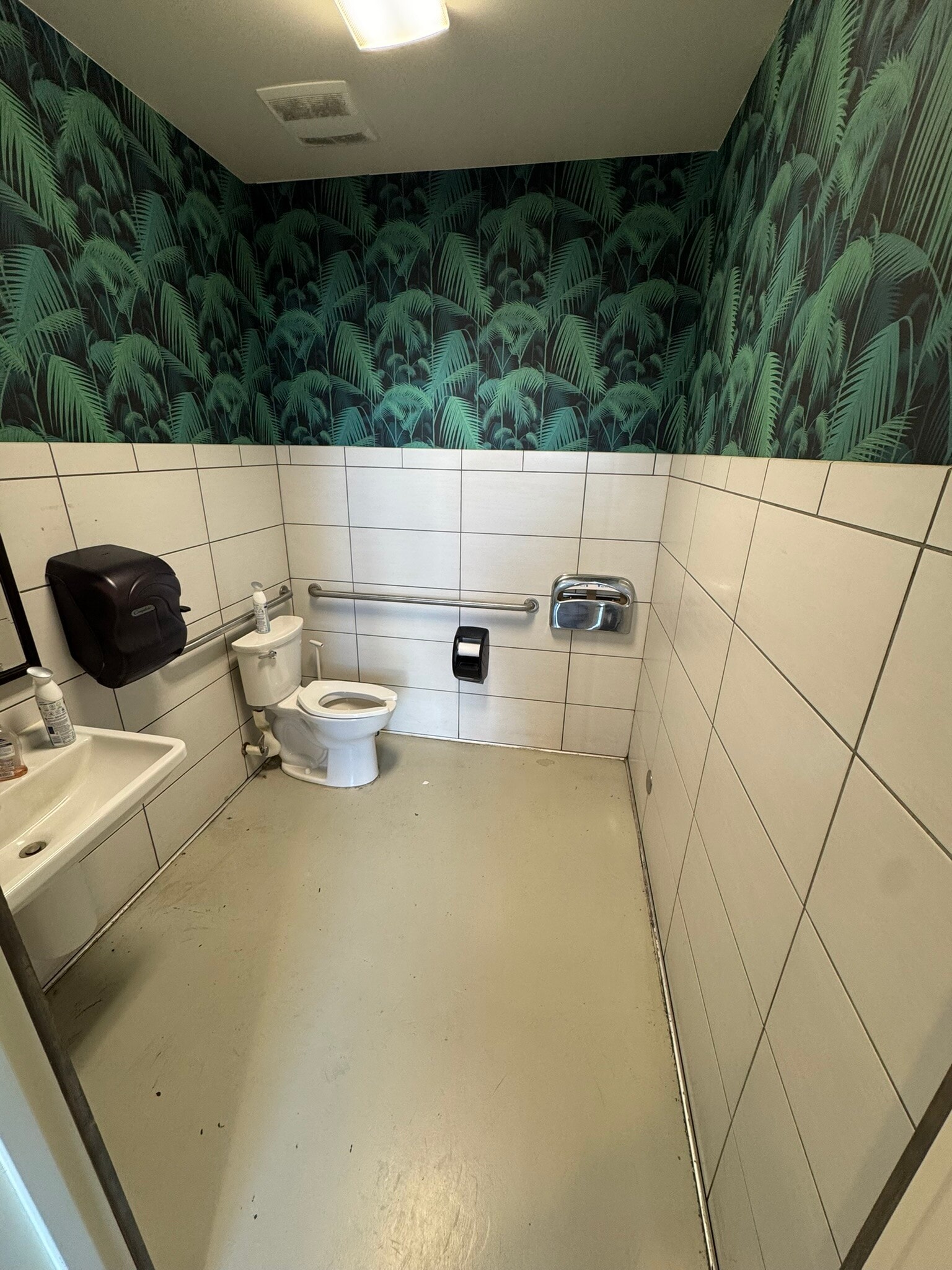 231 G St, Davis, CA for lease Interior Photo- Image 1 of 7