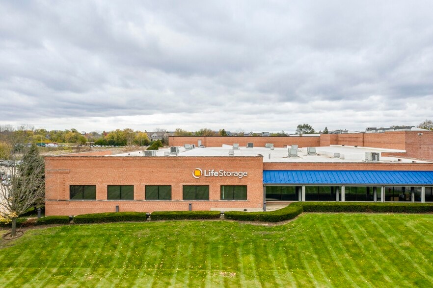 1455 S Barrington Rd, Barrington, IL for lease - Building Photo - Image 2 of 10