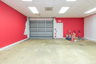 3115 NW 10th Ter, Oakland Park, FL for lease Interior Photo- Image 2 of 7