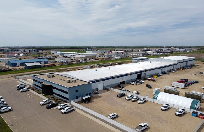 Plus de détails pour 5702 63 Ave, Lloydminster, AB - Industriel à vendre