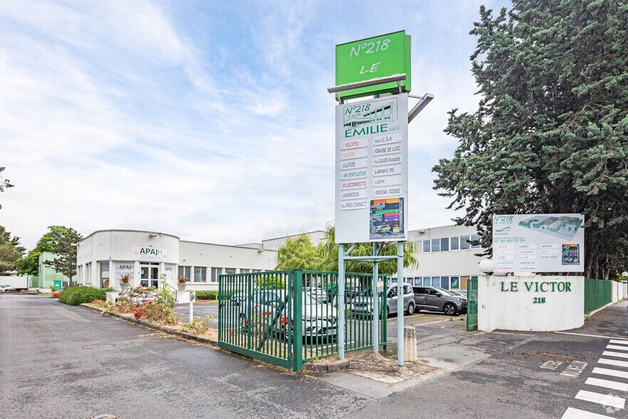 Chaussee Jules Cesar, Beauchamp for lease - Primary Photo - Image 1 of 2