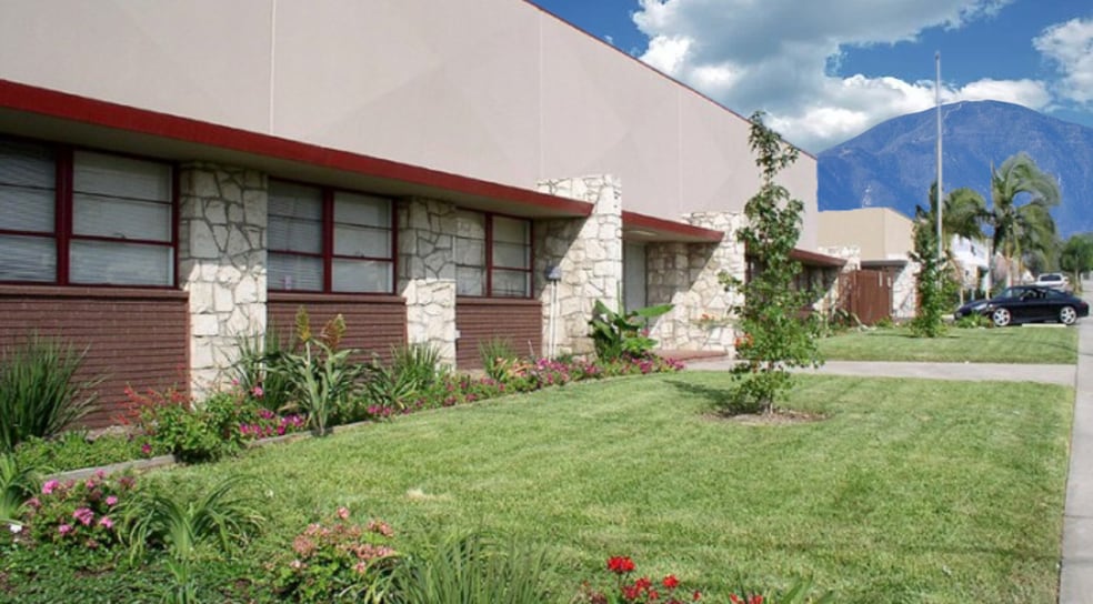 1017 S Mountain Ave, Monrovia, CA for lease - Building Photo - Image 3 of 17