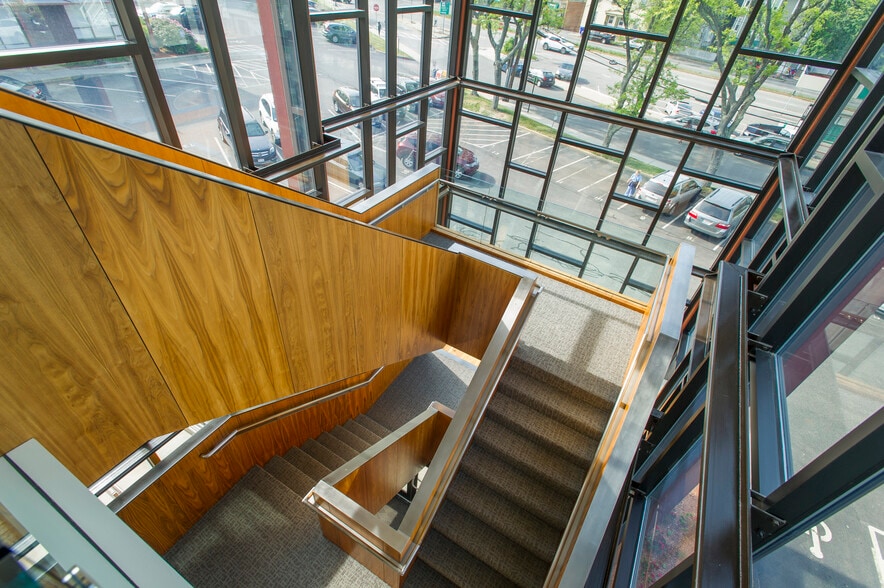 822 Boylston St, Brookline, MA for lease - Building Photo - Image 3 of 15