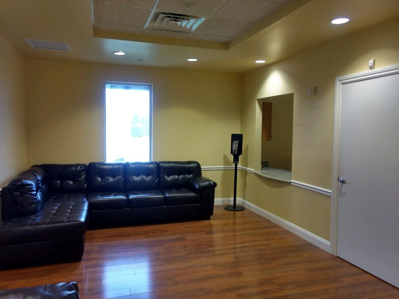 709 S Federal Hwy, Boynton Beach, FL à vendre - Photo intérieure - Image 3 de 16