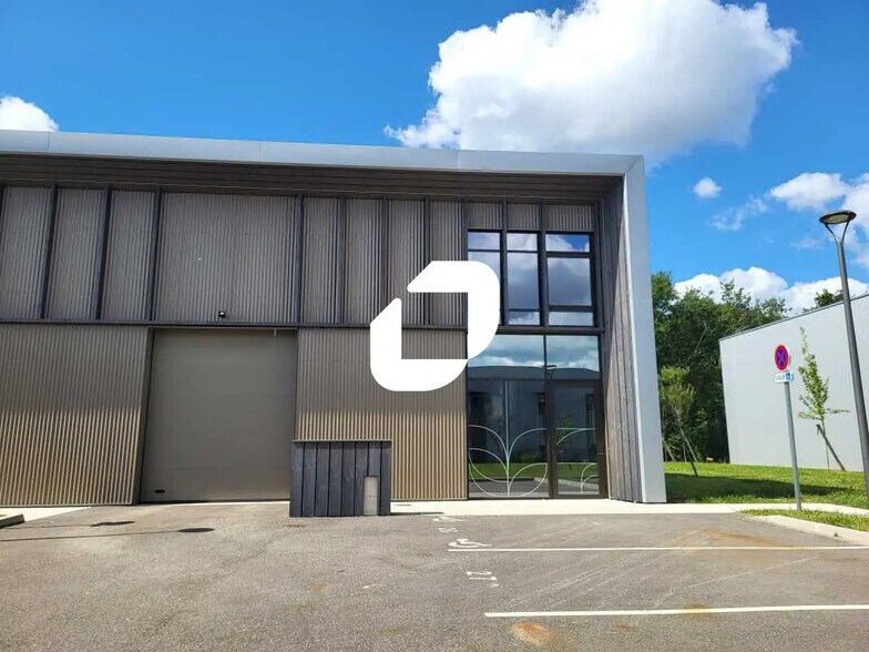 Office in Mérignac for lease - Building Photo - Image 1 of 8