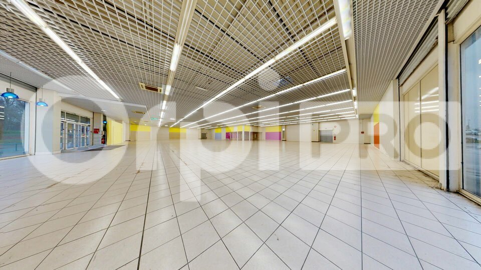 Retail in Soissons for lease - Interior Photo - Image 3 of 5