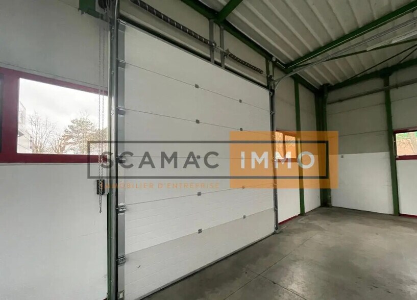 Office in Saint-Thibault-des-Vignes for lease - Building Photo - Image 3 of 10