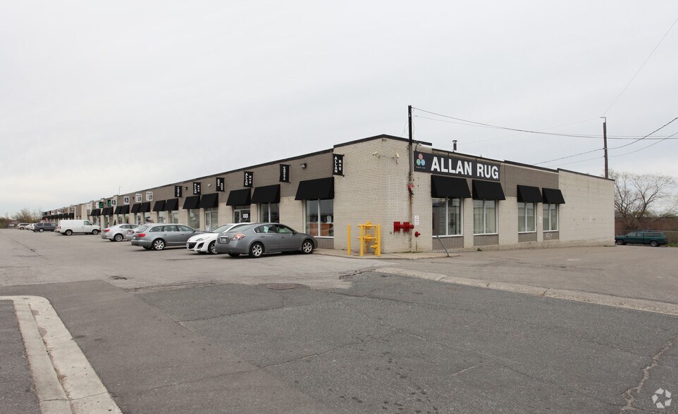 107-135 Miranda Ave, Toronto, ON à vendre - Photo principale - Image 1 de 1