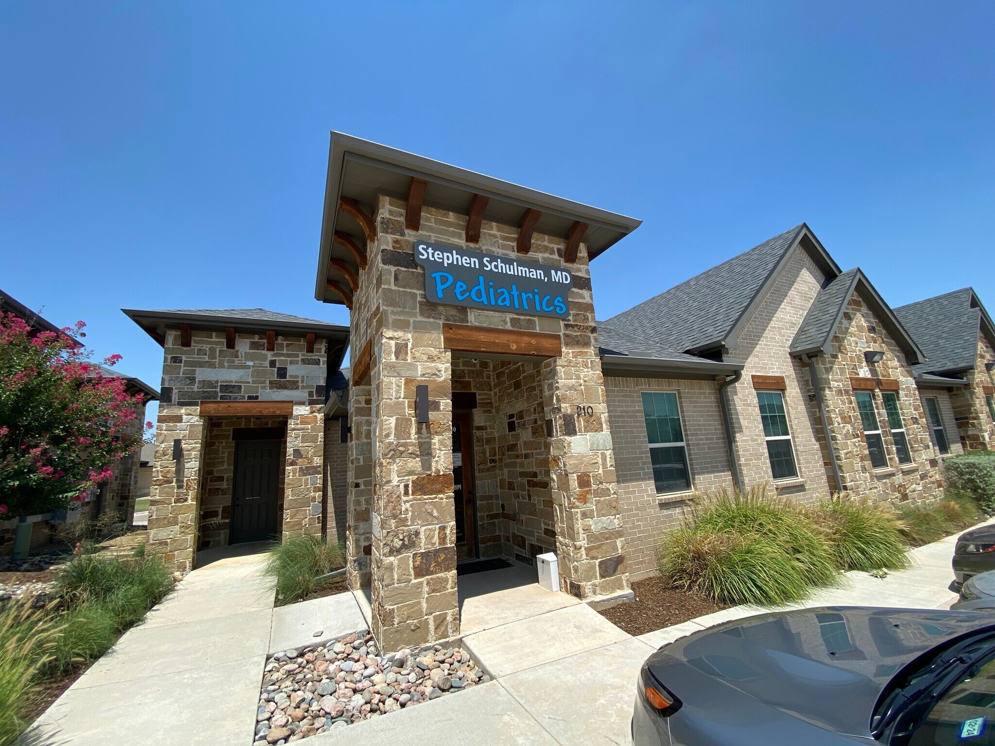 2214 Emery St, Denton, TX à louer Photo du bâtiment- Image 1 de 5